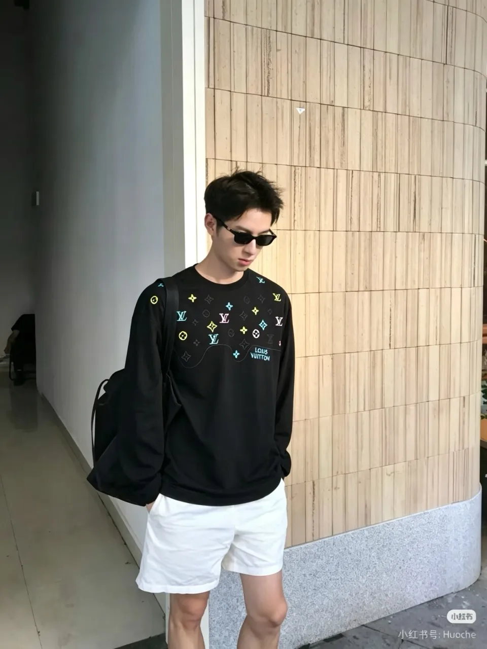 Louis Vuitton/ T